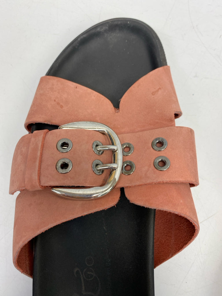 Bos &amp; Co Size 40 Blush Silver Buckle(s) Sandals