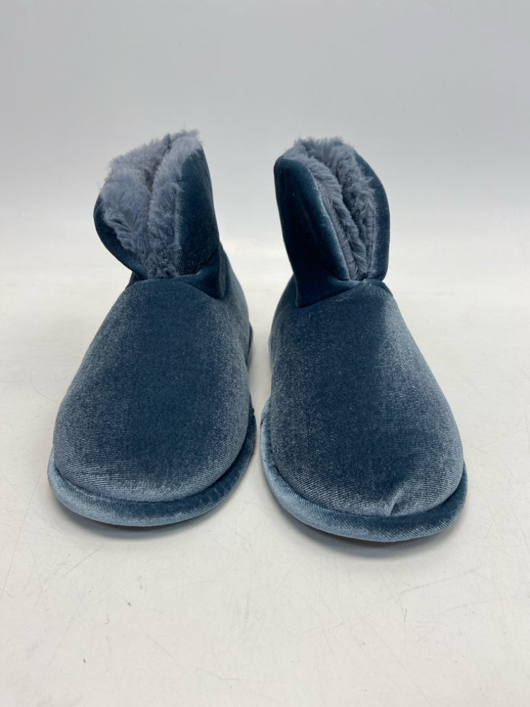 NWOT Dearfoams US Shoe Size 7/8 Blue Slippers