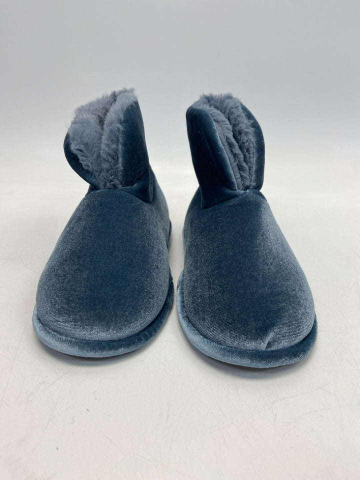 NWOT Dearfoams US Shoe Size 7/8 Blue Slippers