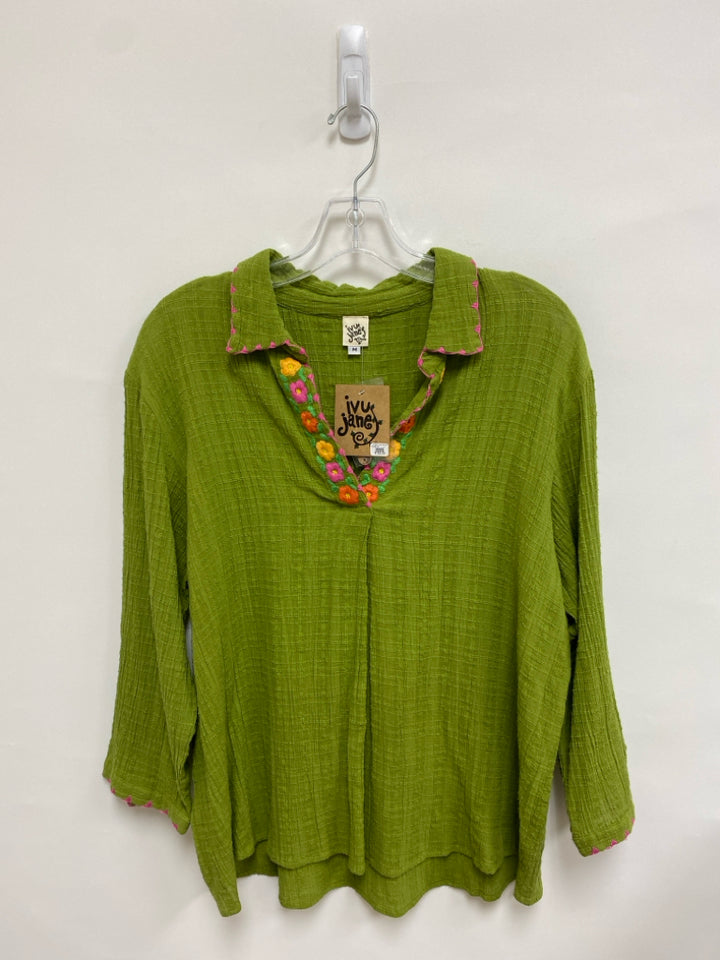 NWT ivy jane Size M Green Pink Flowers Embroidered Ladies Top