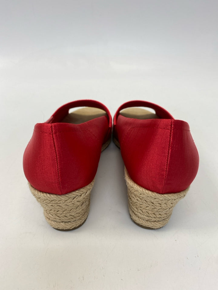 NWOT Easy Street  Size 8.5 Red Heels