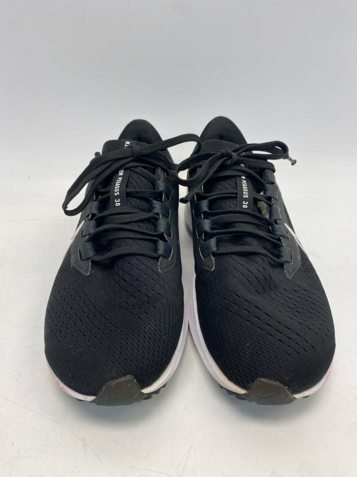 Nike  Size 9 Black White Lace-up Sneakers