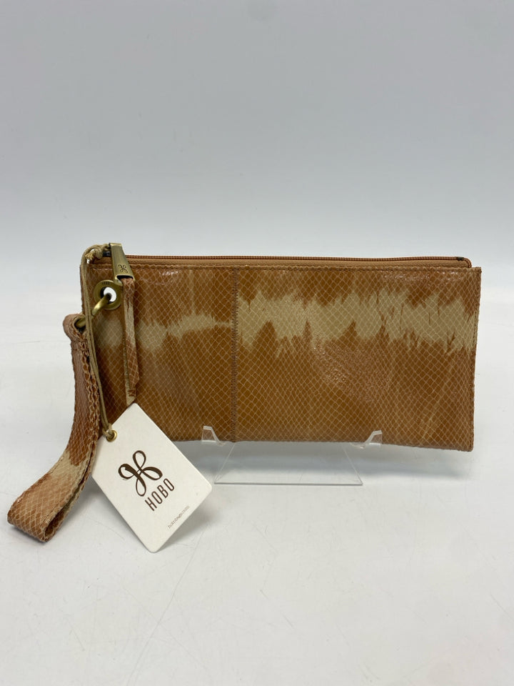 NWT Hobo Brown Beige Embossed Leather Wristlet