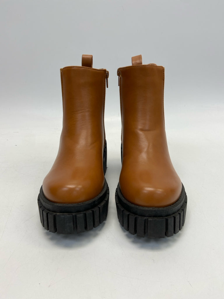 Charlotte Russe  Size 6 Brown Boots