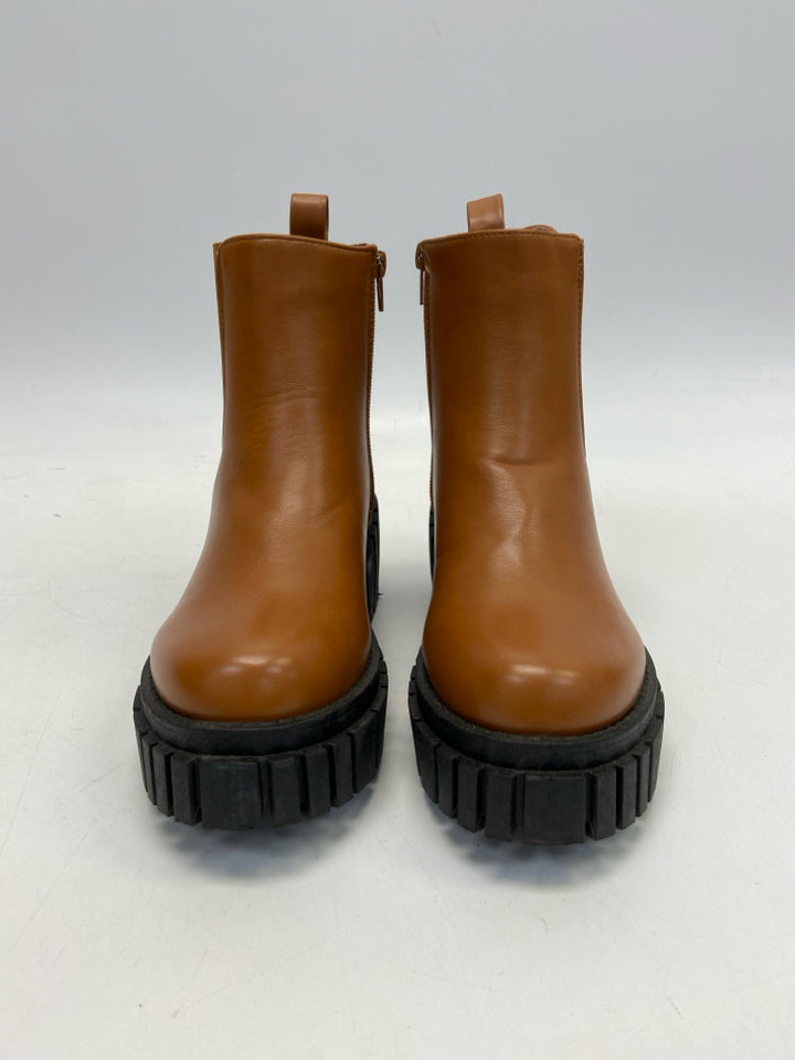 Charlotte Russe  Size 6 Brown Boots