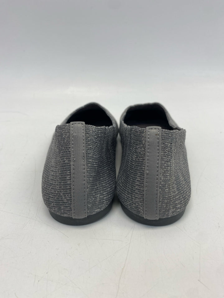 NWOT Skechers  Size 7 Gray Flats