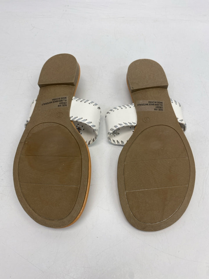 NWOT  Size 8 White Sandals