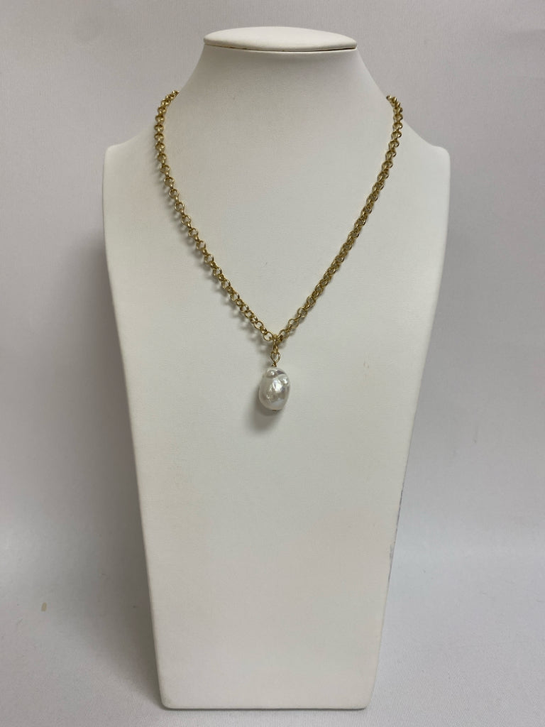 Pearl Gold Color Pearl Necklace