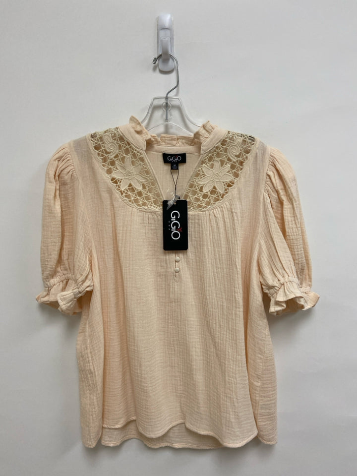 NWT GiGiO Size M Cream Short Sleeve Gauze Ladies Top