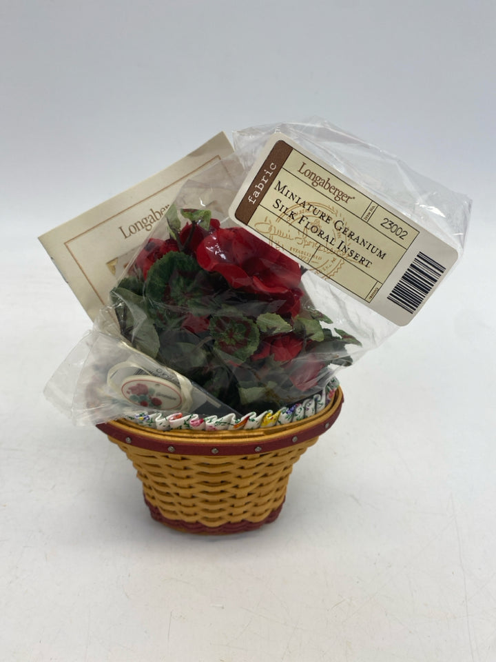 NWOT Longaberger 2005 Collector Club May Series Geranium Basket