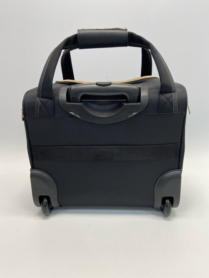 London Fog Black Gold Zipper Misc. Luggage