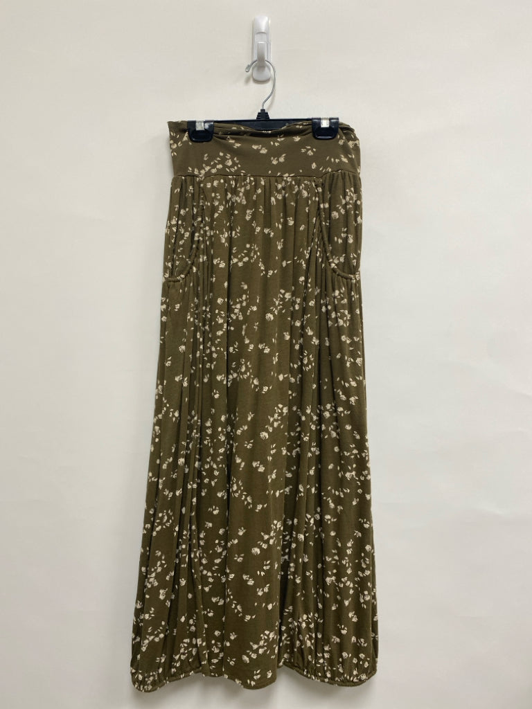Garnet Hill Size SP Green Tan Petite Skirt
