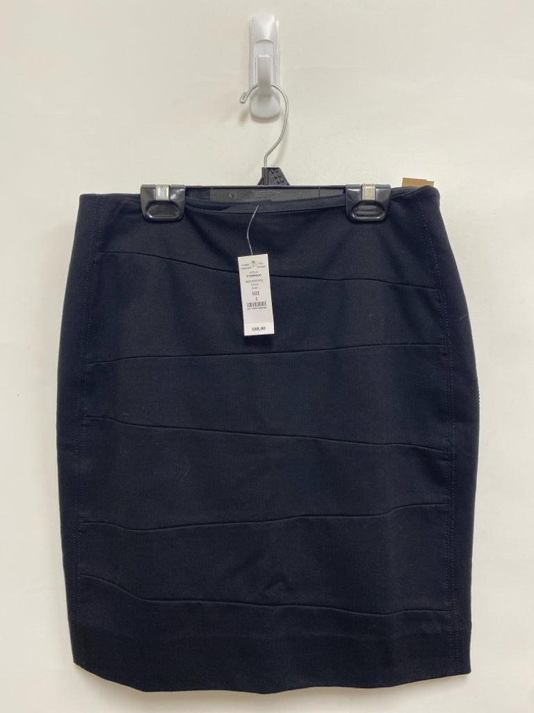 NWT Wht House/Blk Mkt Size 2 Black Lines Ladies Skirt