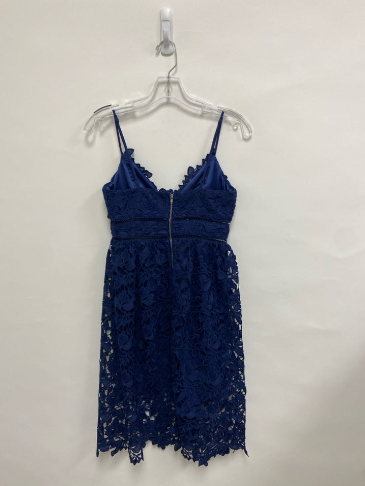 Size 4 Navy Lace Sleeveless Ladies Dress