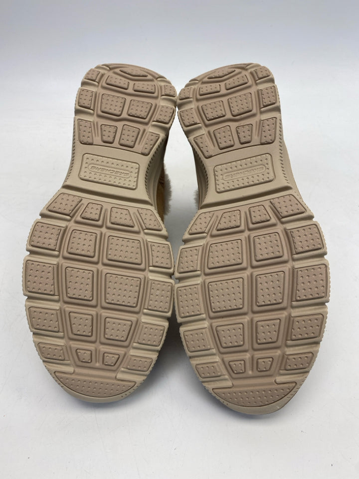 NWOT Skechers US Shoe Size 9 Brown Cream Trimmed Boots