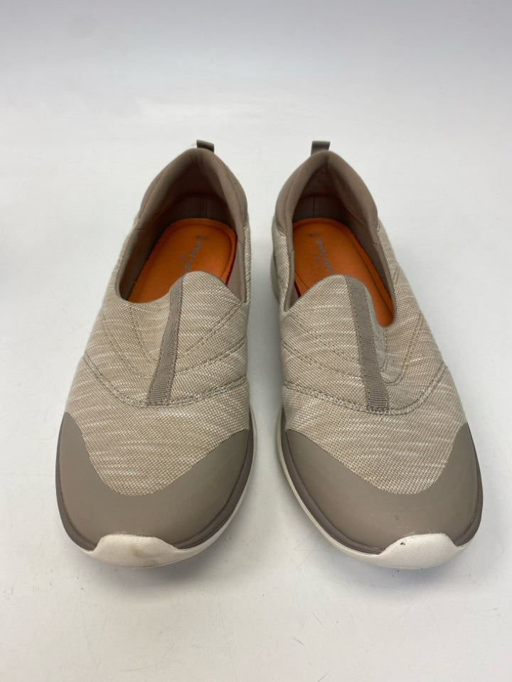 Easy Spirit  Size 11 Cream Sneakers