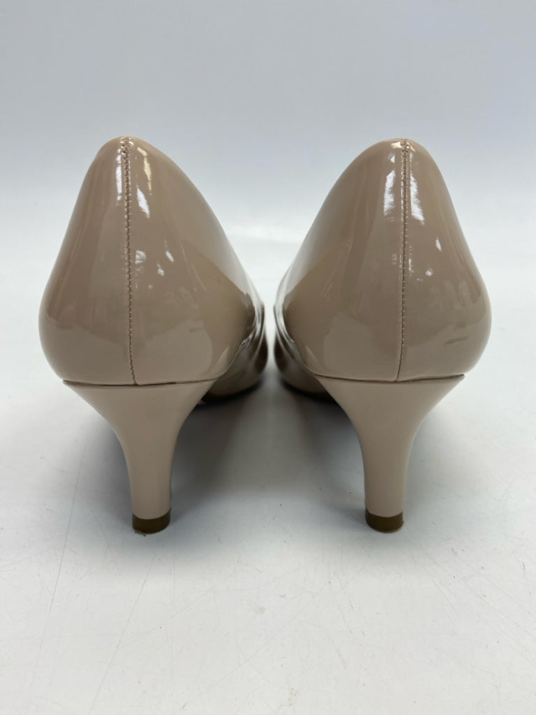 Life Stride  Size 7.5 Nude Patent Heels