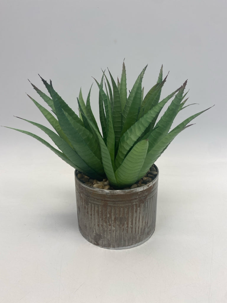 Green Galvanized Metal Silk Plant
