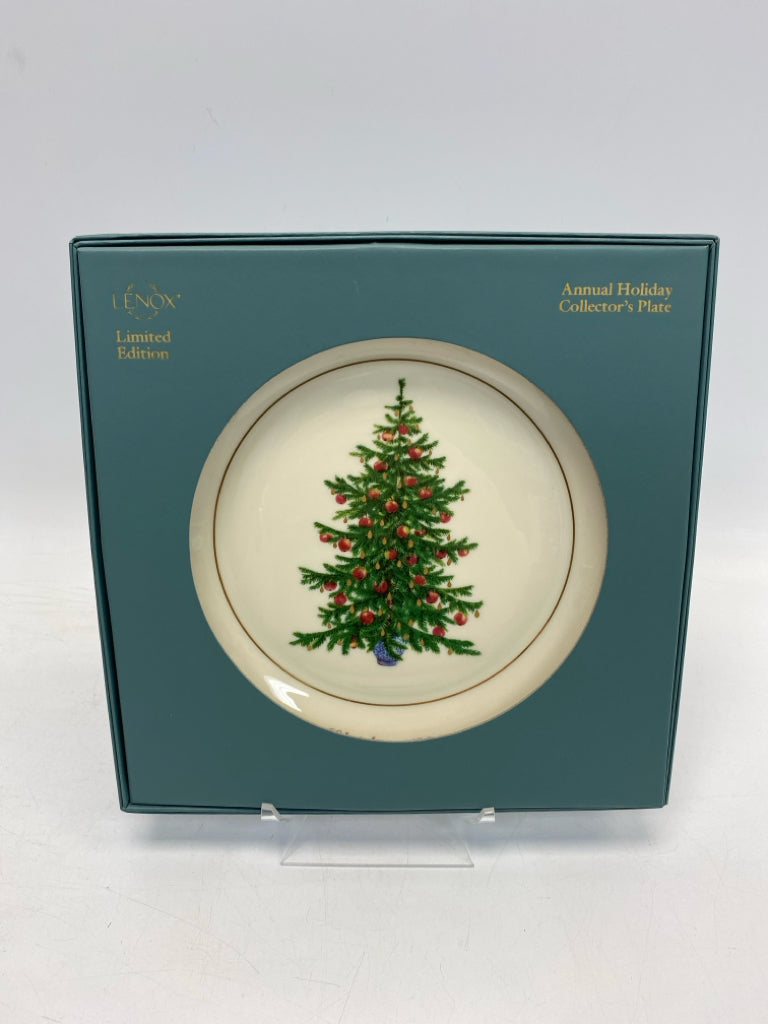 Lenox Cream Green/Multi Christmas Decorative Plate