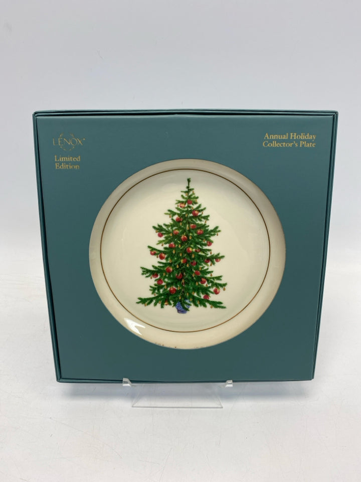Lenox Cream Green/Multi Christmas Decorative Plate