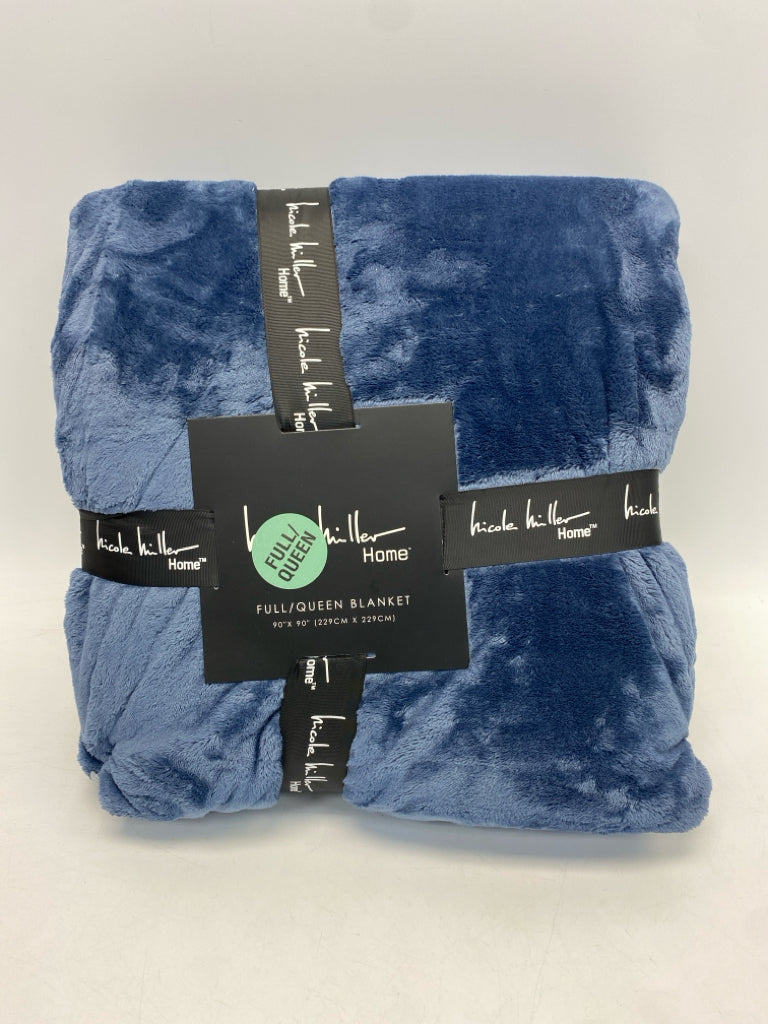 NEW Nicole Miller Dark Blue Blanket