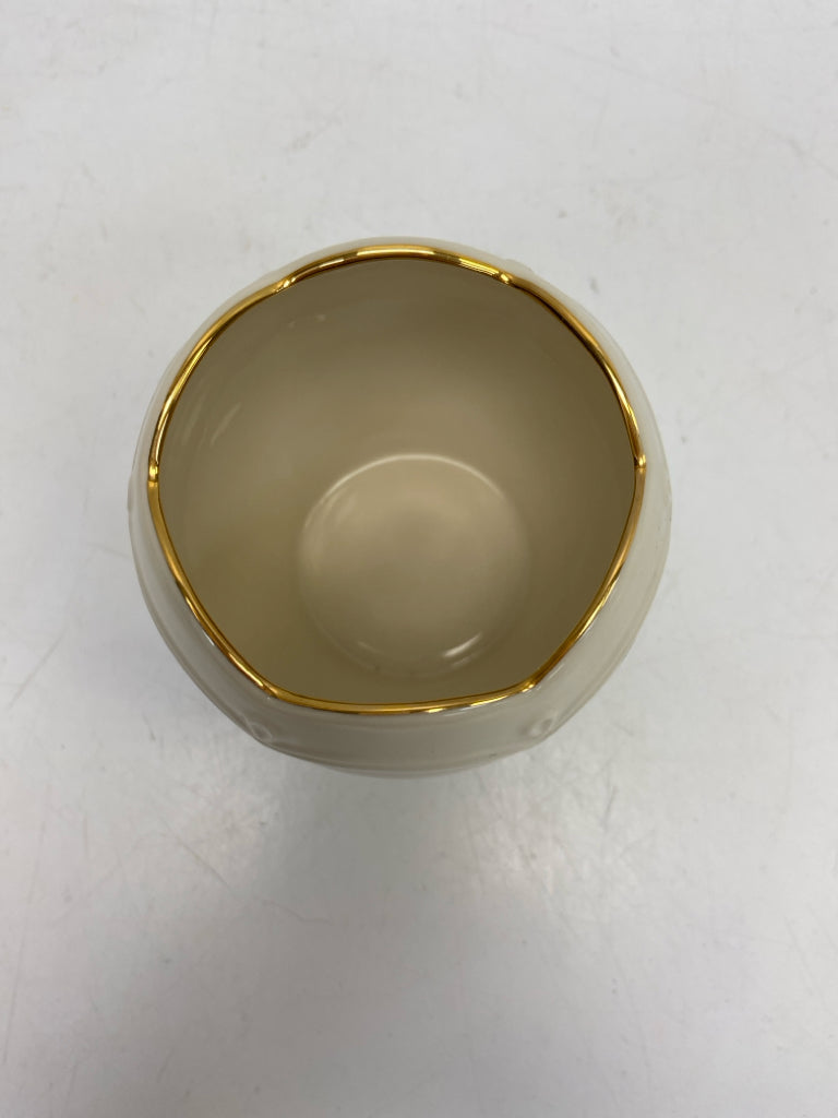 Lenox Cream Green/Red Holly Berries Christmas