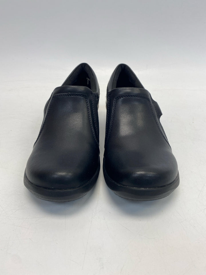 NWOT Clarks US Shoe Size 8.5 Black Clogs