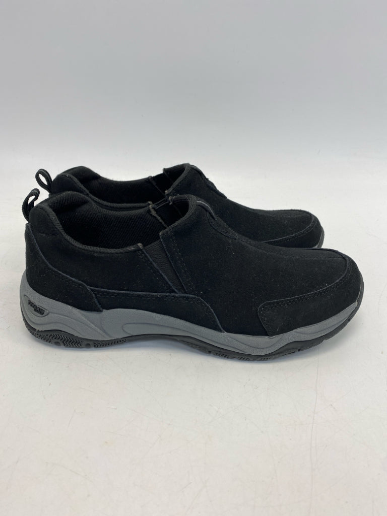 Size 7 Black Sneakers