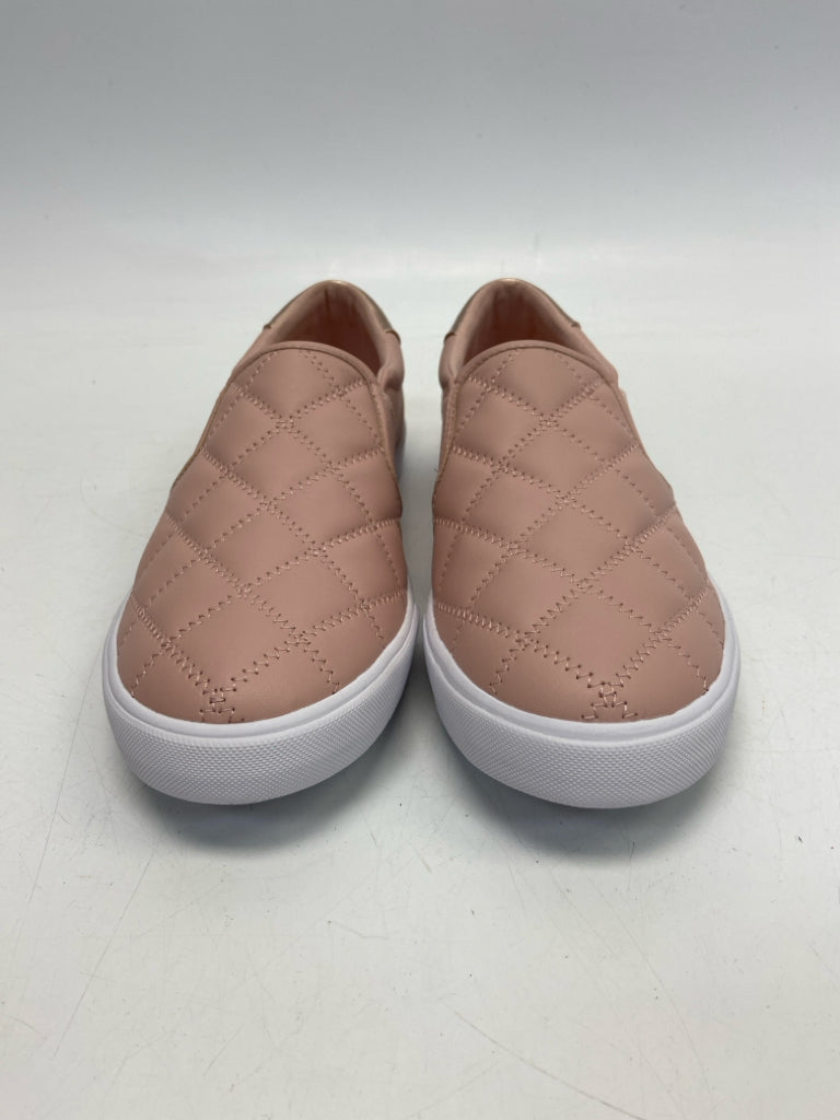 Nine West  Size 8 Pink Quilted Sneakers