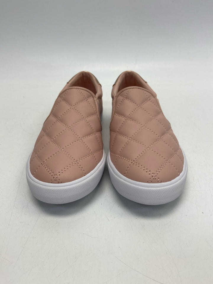 Nine West  Size 8 Pink Quilted Sneakers