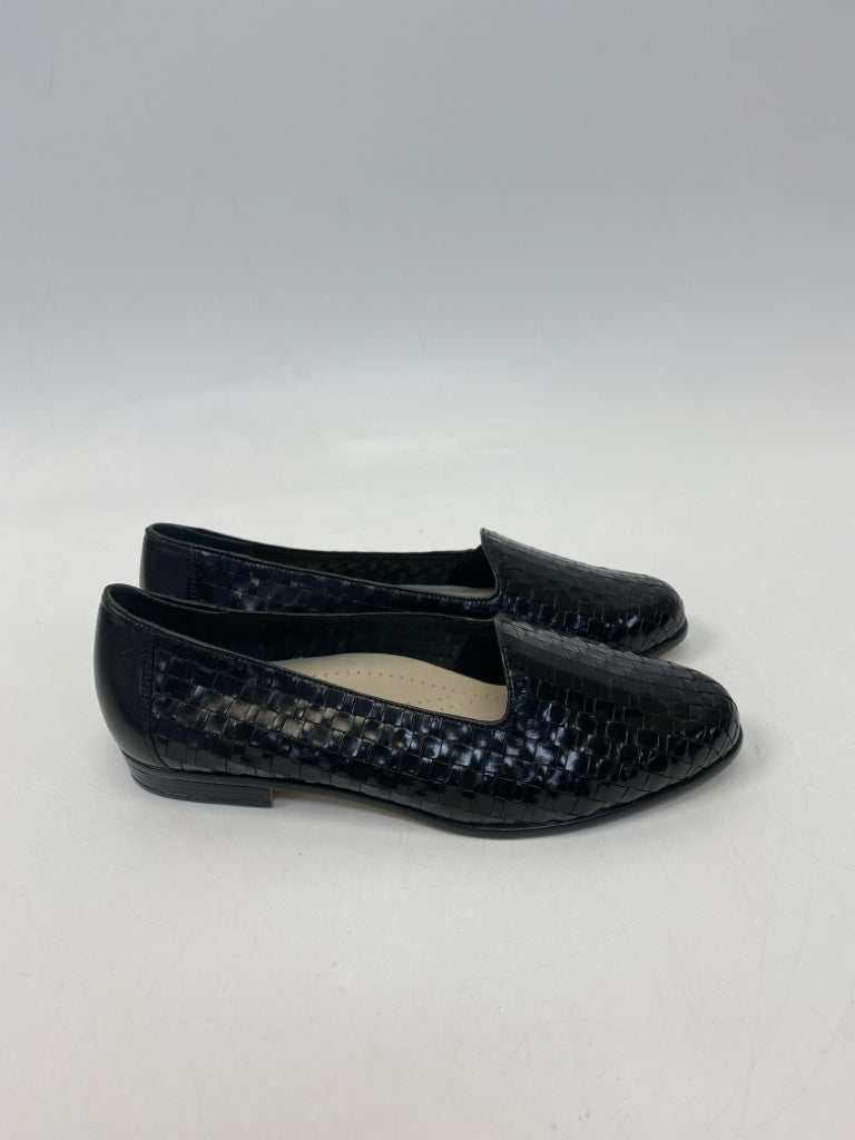 NWOT Trotters  Size 9WW  Black Woven Flats  **EXTRA WIDE**