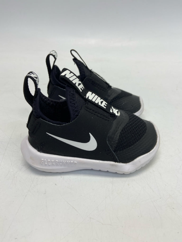 Nike SIZE 3 Black White Boy&