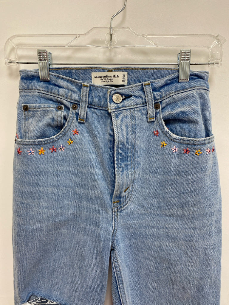 Abercrombie &amp; Fitch Size 25 Pale Denim Distressed Embroidered Ladies Jeans