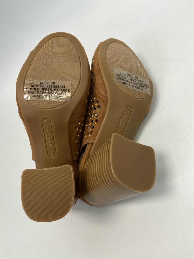 NWOT  Size 7 Bronze Gold Perforated Sandals