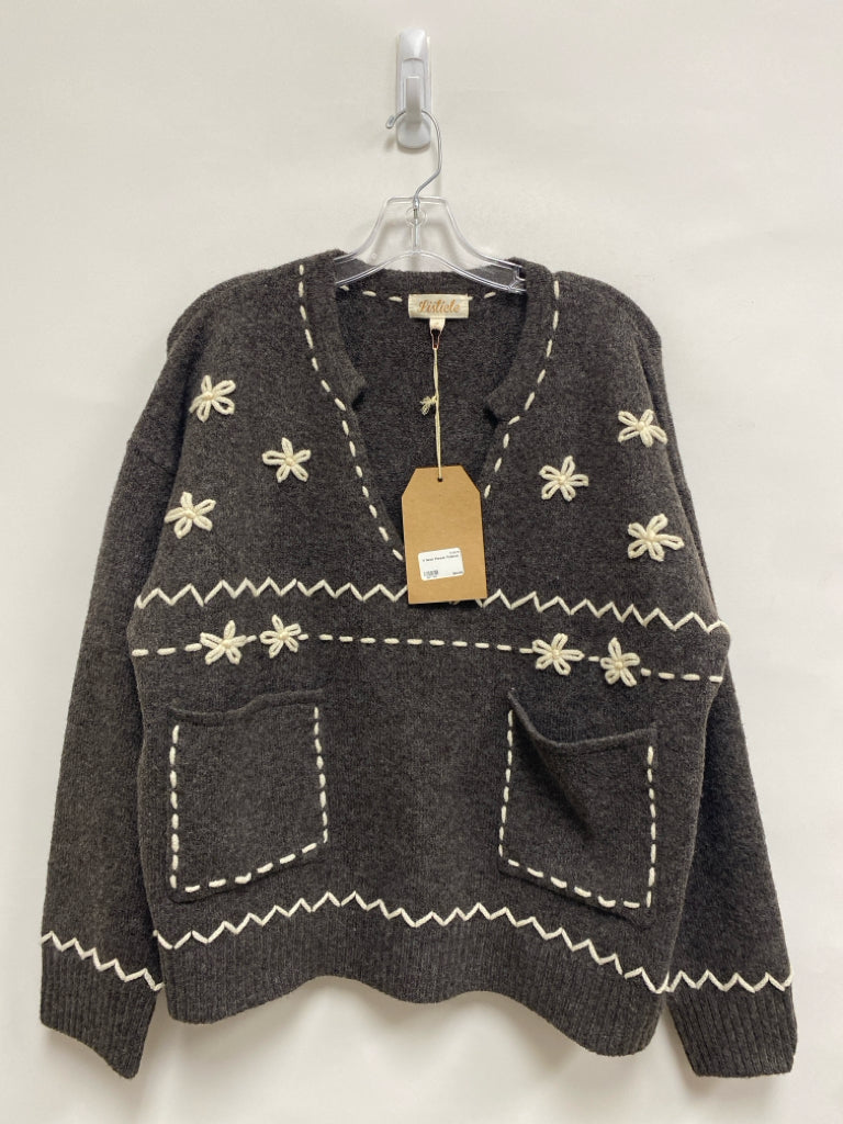 NWT Listicle Size S Gray Cream Flowers Ladies Sweater