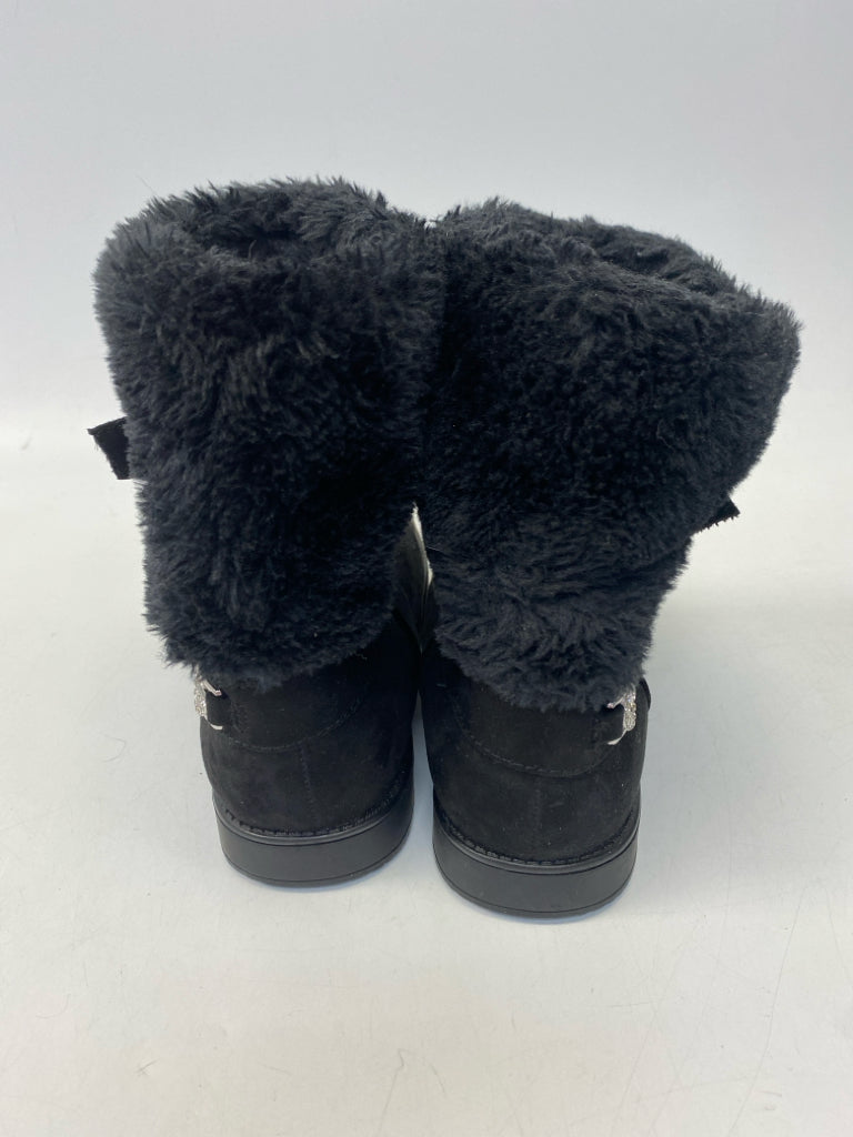 US Shoe Size 7.5 Black Faux Fur Boots