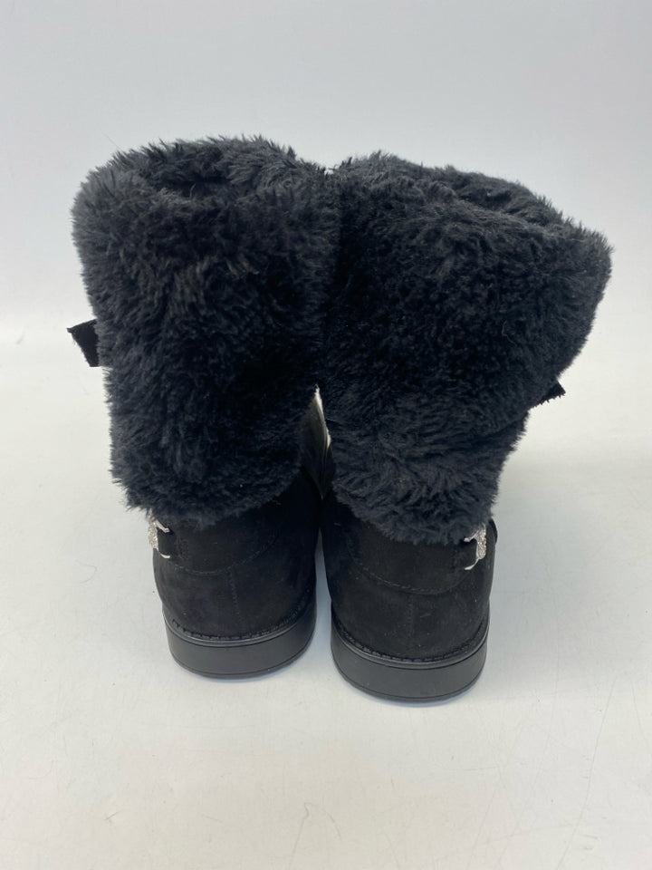 US Shoe Size 7.5 Black Faux Fur Boots