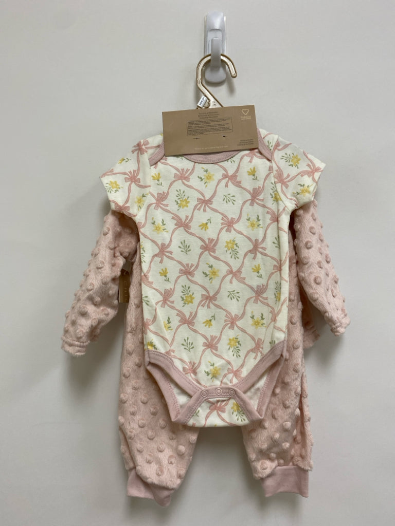 NWT SIZE 3-6M Dusty Pink Embossed Girl&