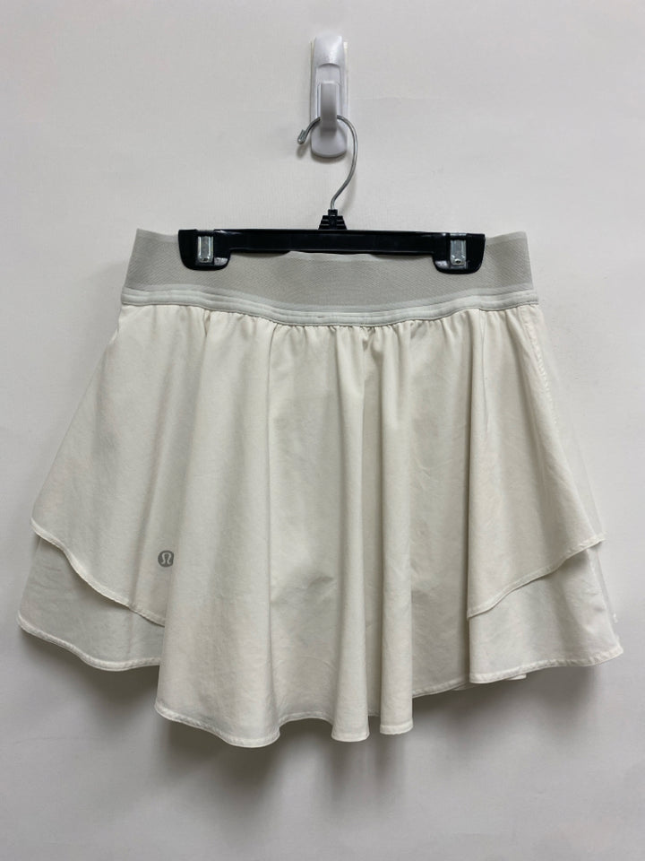 Lululemon Size 6 Cream Athletic Skort