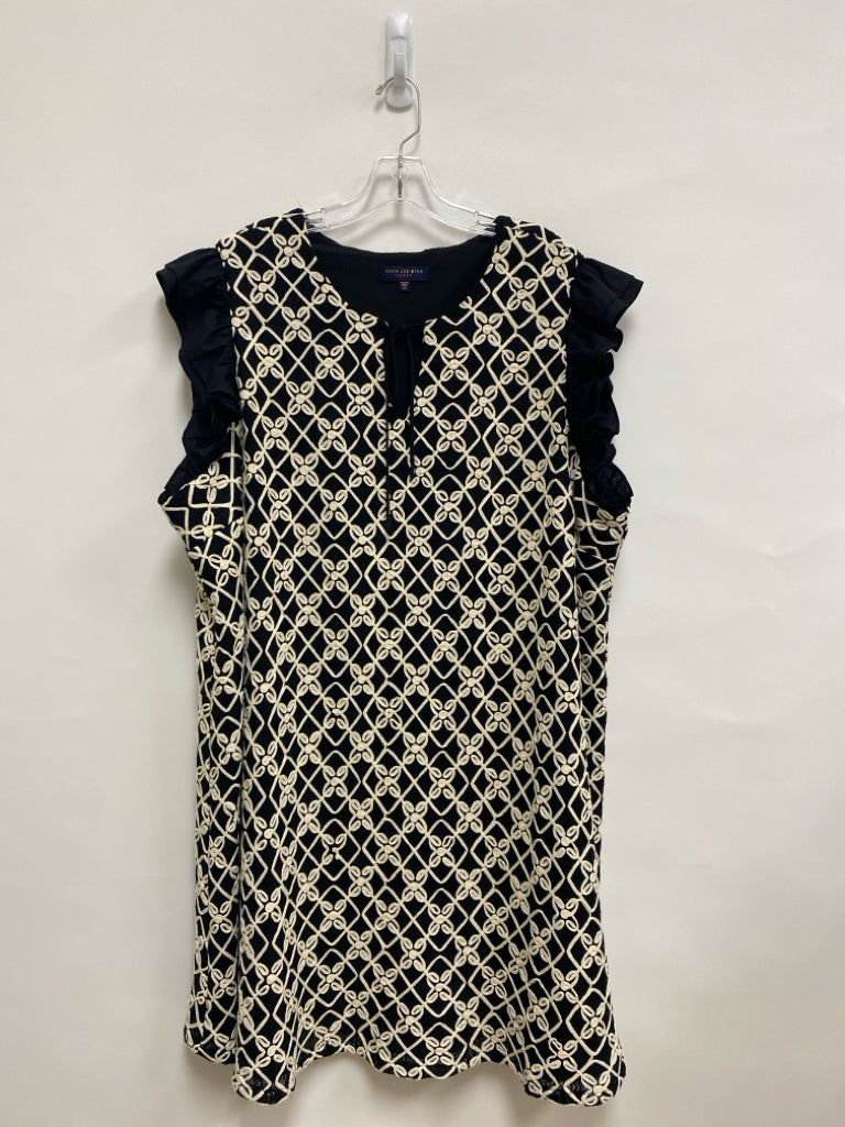 Skies Are Blue  SIZE  3X Black White Geometric Sleeveless Plus Size Dress