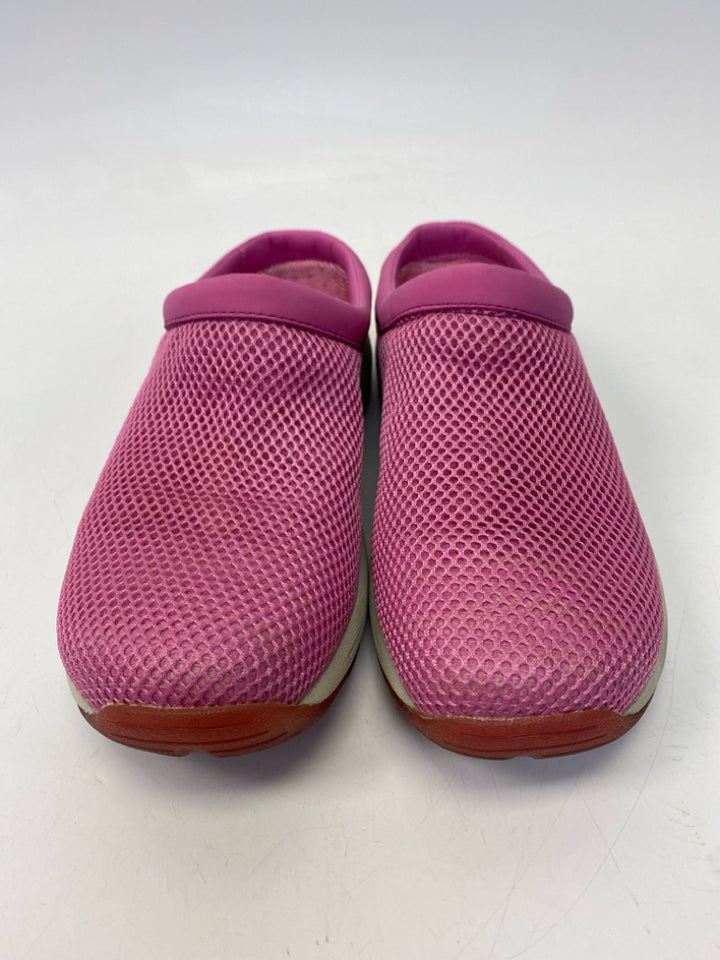 Merrell  Size 9.5 Pink Perforated Knit Clogs