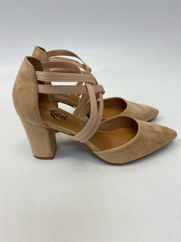Size 7 Pale Peach Heels