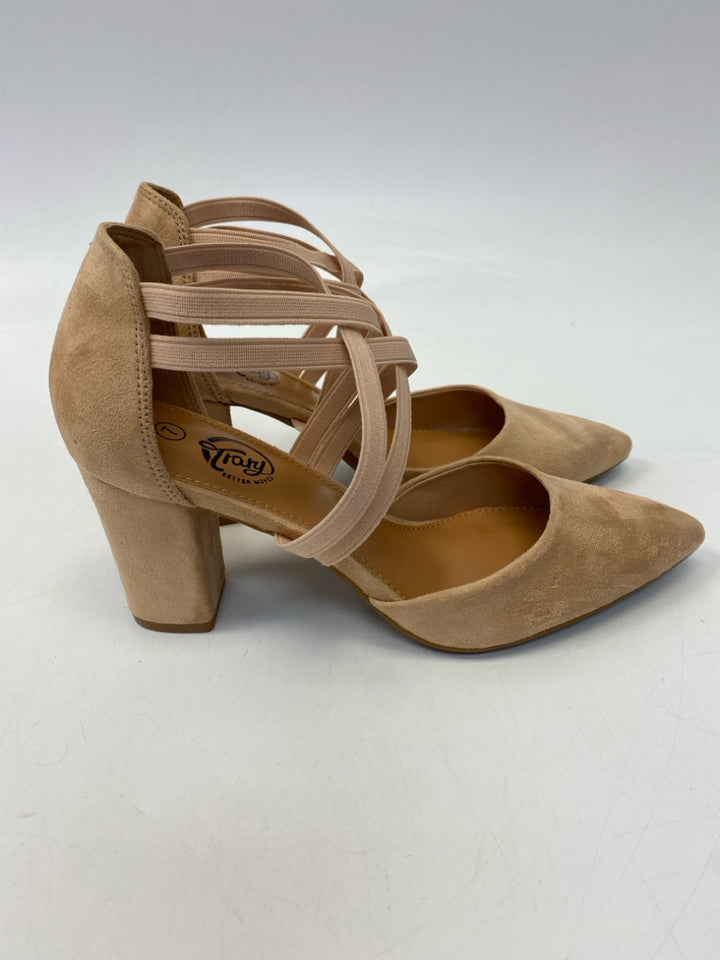 Size 7 Pale Peach Heels