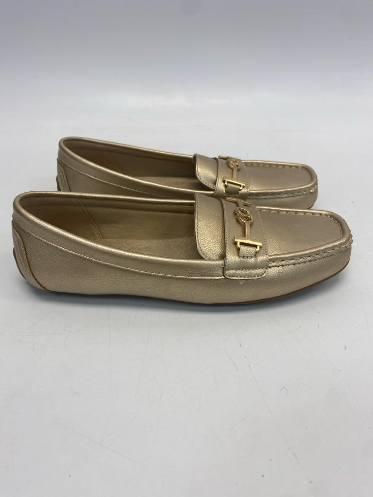 Kim Rogers  Size 8.5 Gold Flats