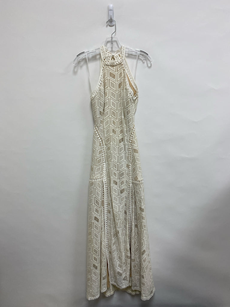 VENUS Size 4 Cream Lace Maxi Ladies Dress