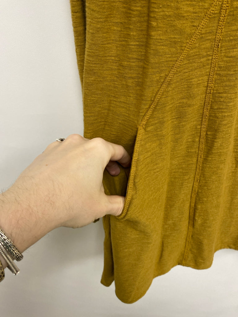 Cut Loose Size XL Mustard Long Sleeve Ladies Top