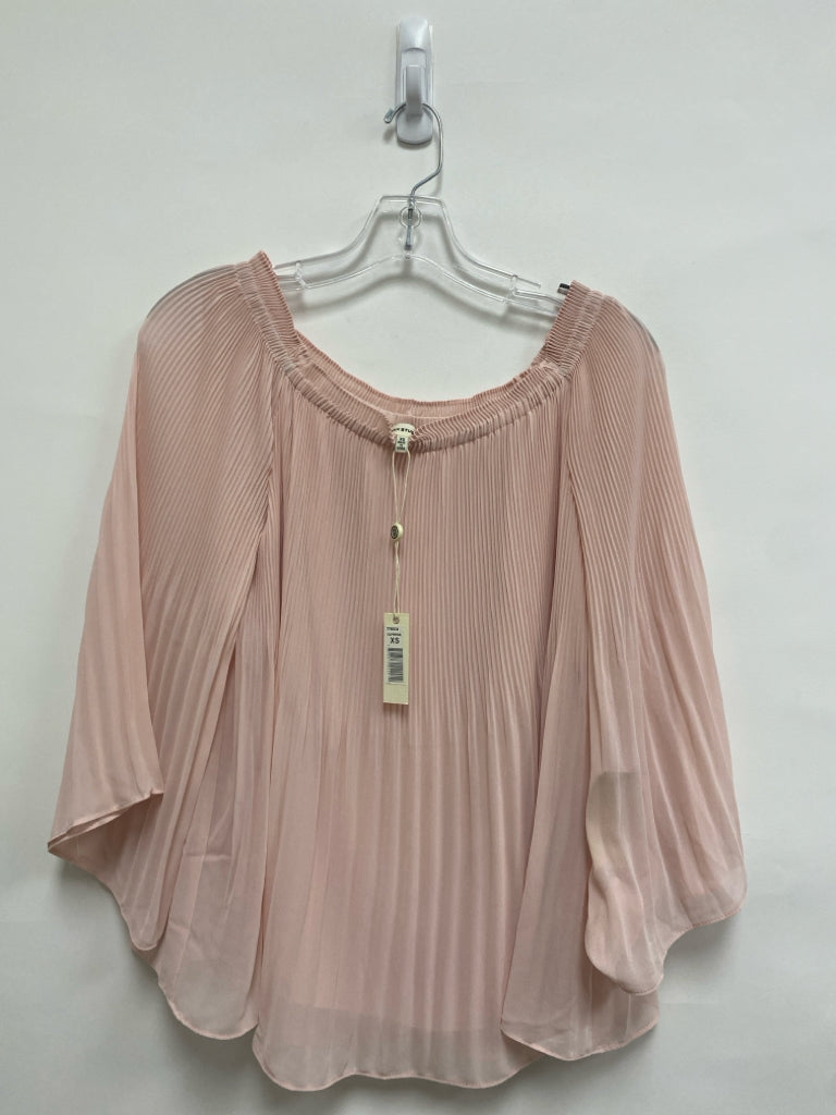 NWT Max Studio Size XS Dusty Pink Pleated Ladies Top