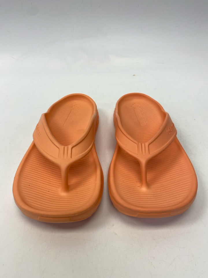 Columbia  Size 7 Peach Rubber Sandals