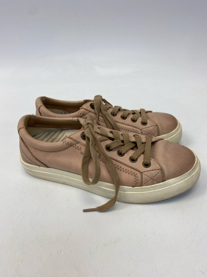 Taos  Size 6 Pink Lace-up Sneakers