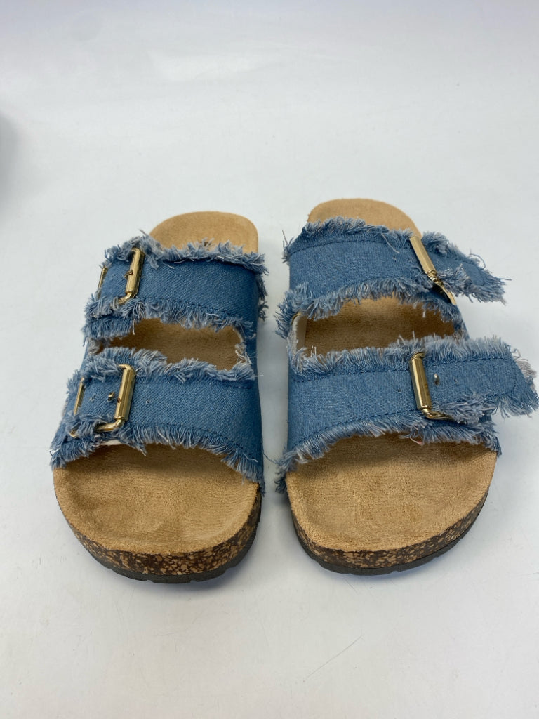 NWOT  Size 9 Blue Sandals